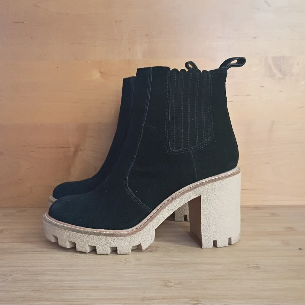 Gianni Bini Boots Size 8 Black Winney Suede Chunky Lug Sole Ankle Booties - Picture 2 of 9